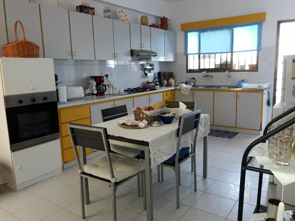 Shared Top 1St Floor Villa Limassol Exterior foto